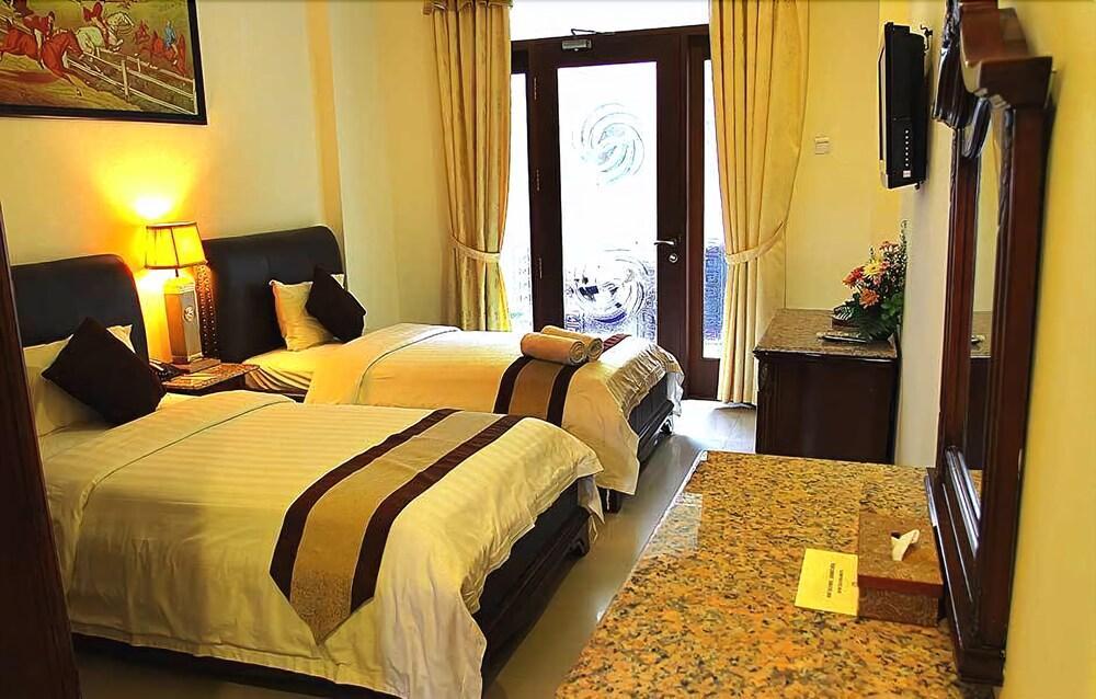 The Grand Palace Hotel Malang Luaran gambar