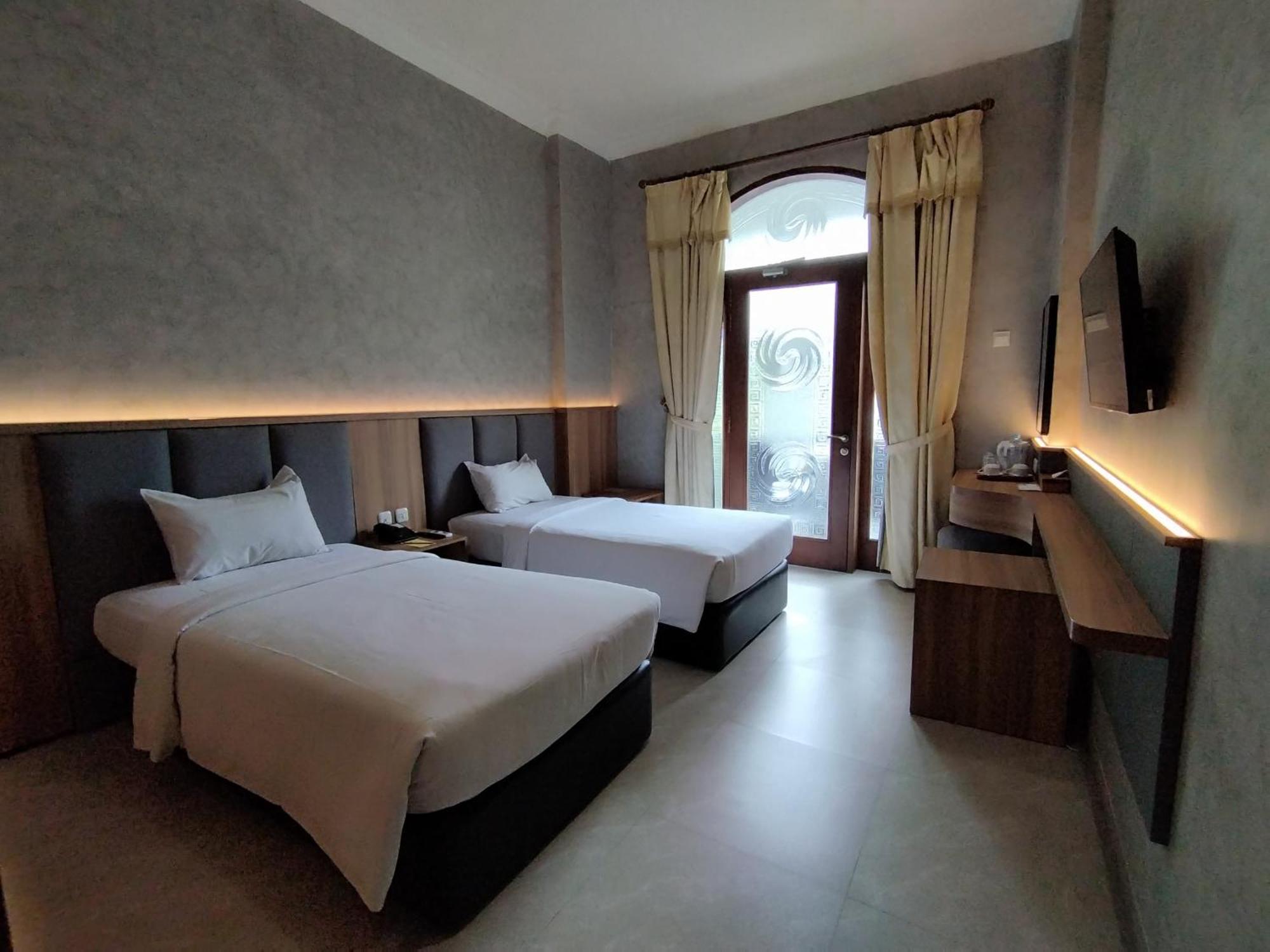The Grand Palace Hotel Malang Luaran gambar