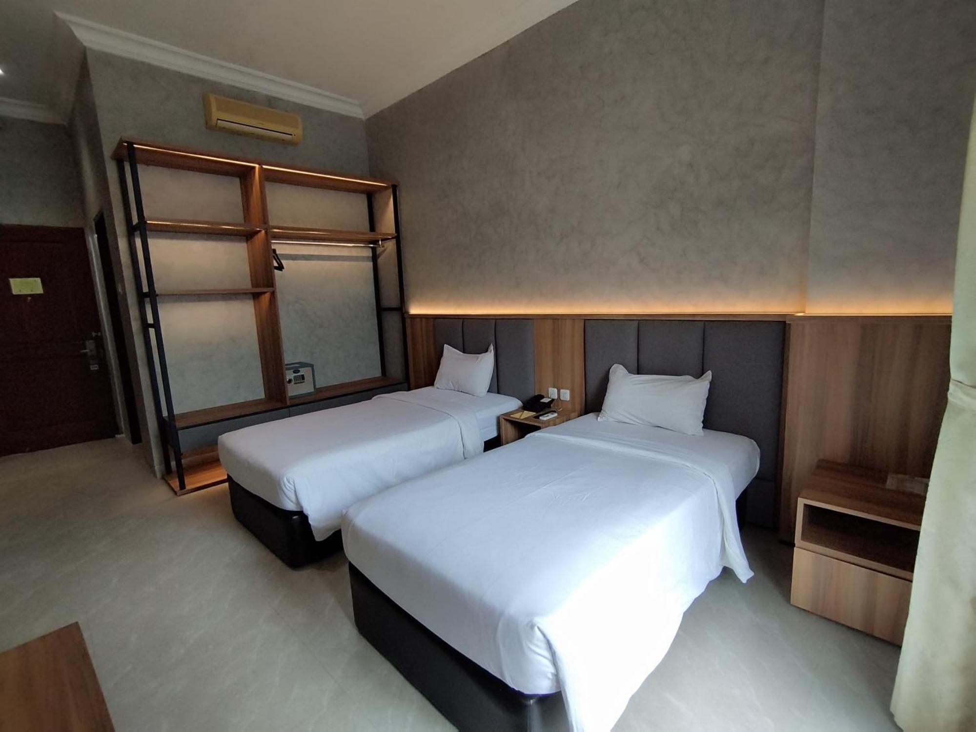 The Grand Palace Hotel Malang Luaran gambar