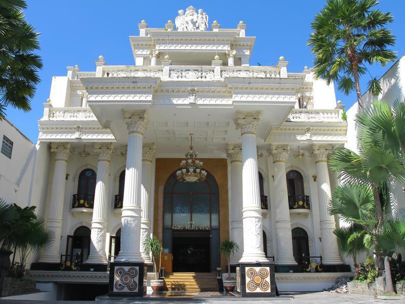The Grand Palace Hotel Malang Luaran gambar