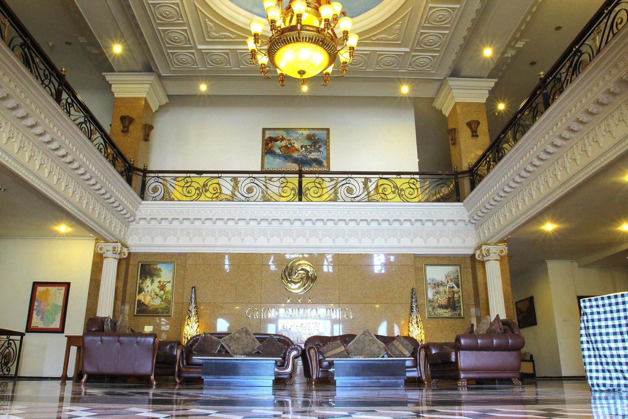 The Grand Palace Hotel Malang Luaran gambar
