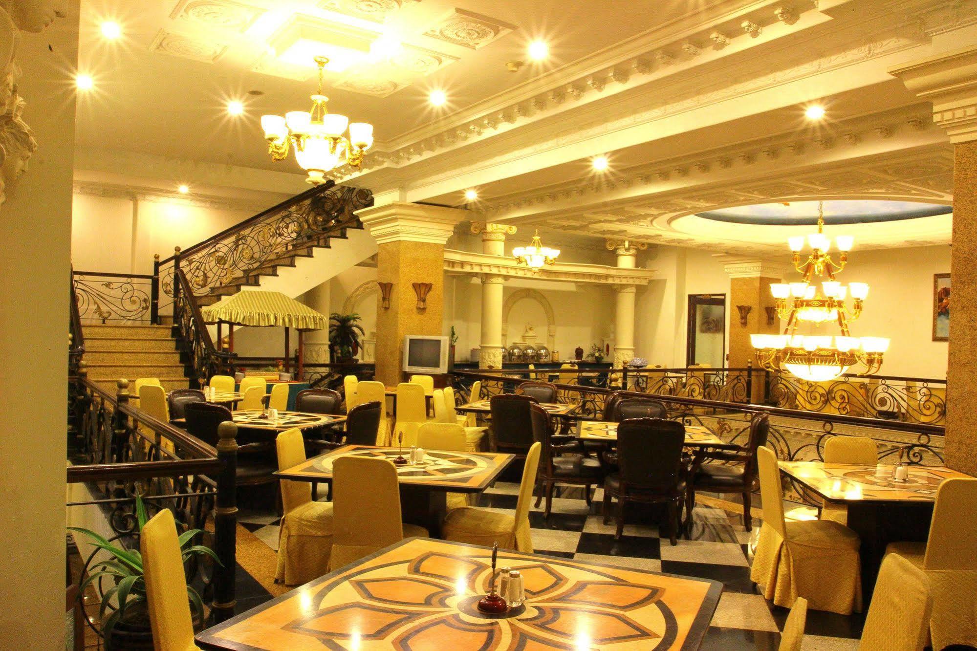 The Grand Palace Hotel Malang Luaran gambar