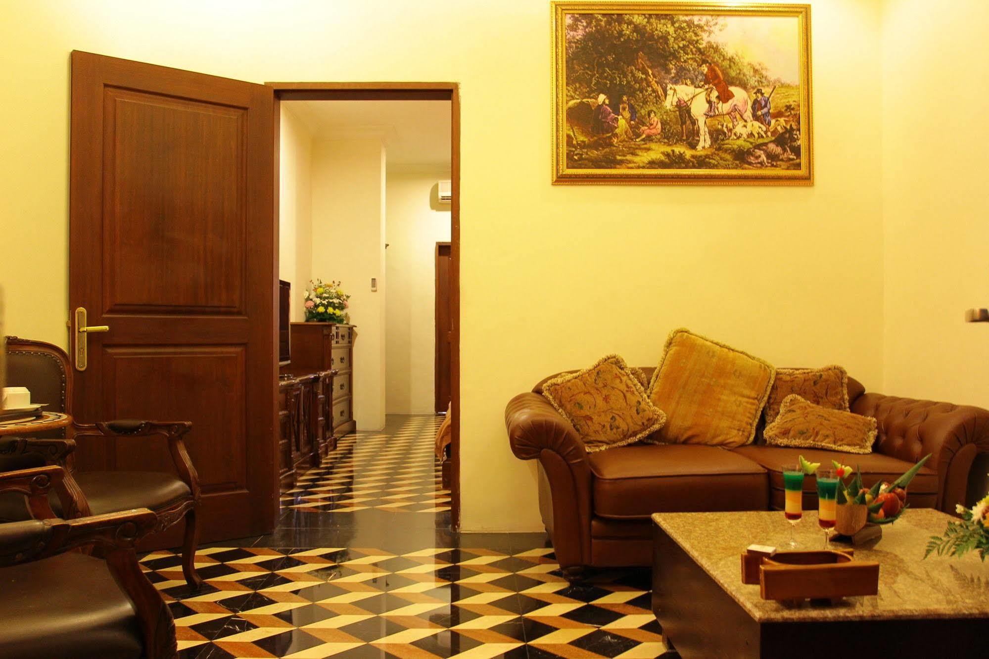 The Grand Palace Hotel Malang Luaran gambar