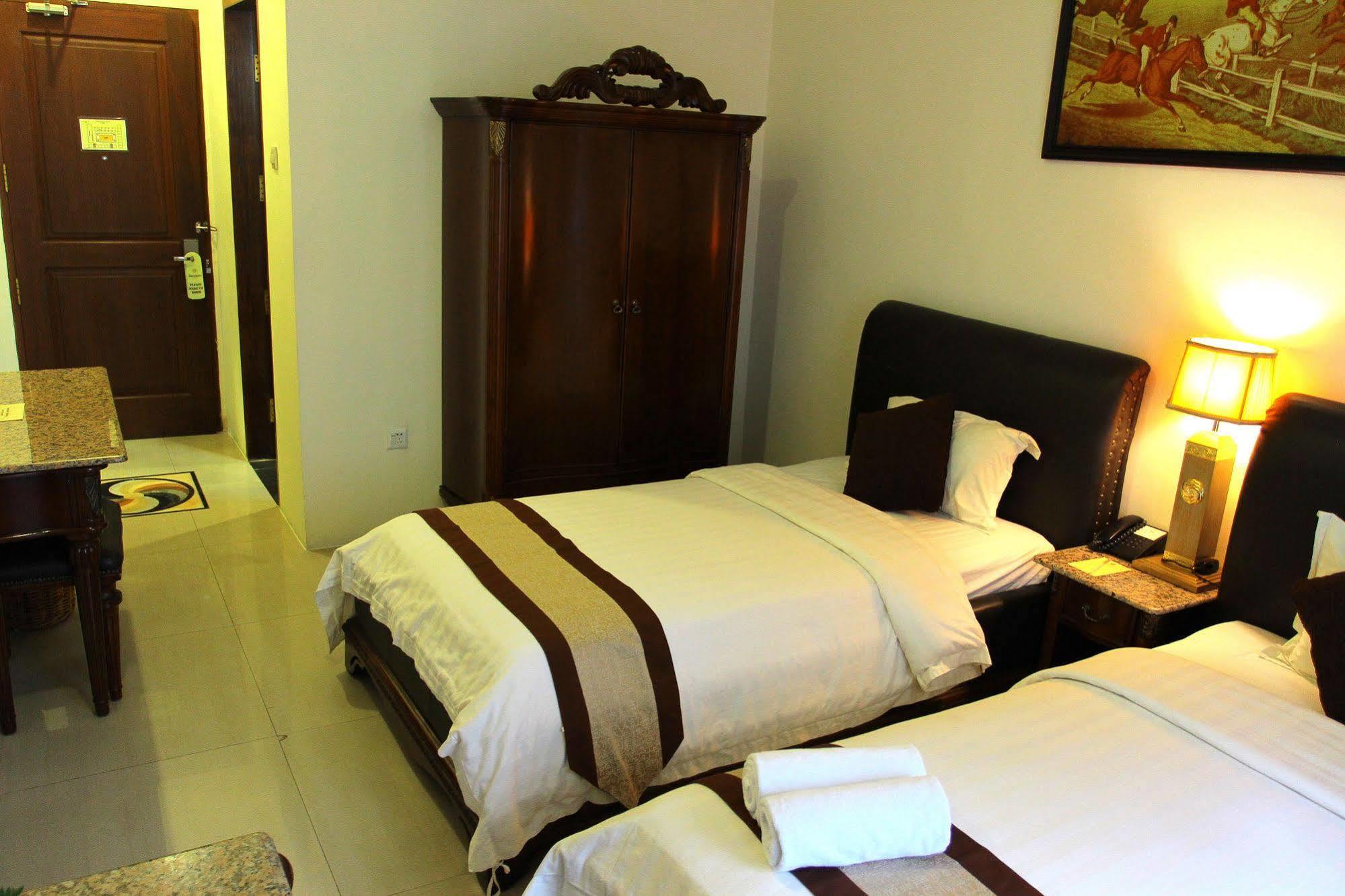 The Grand Palace Hotel Malang Luaran gambar