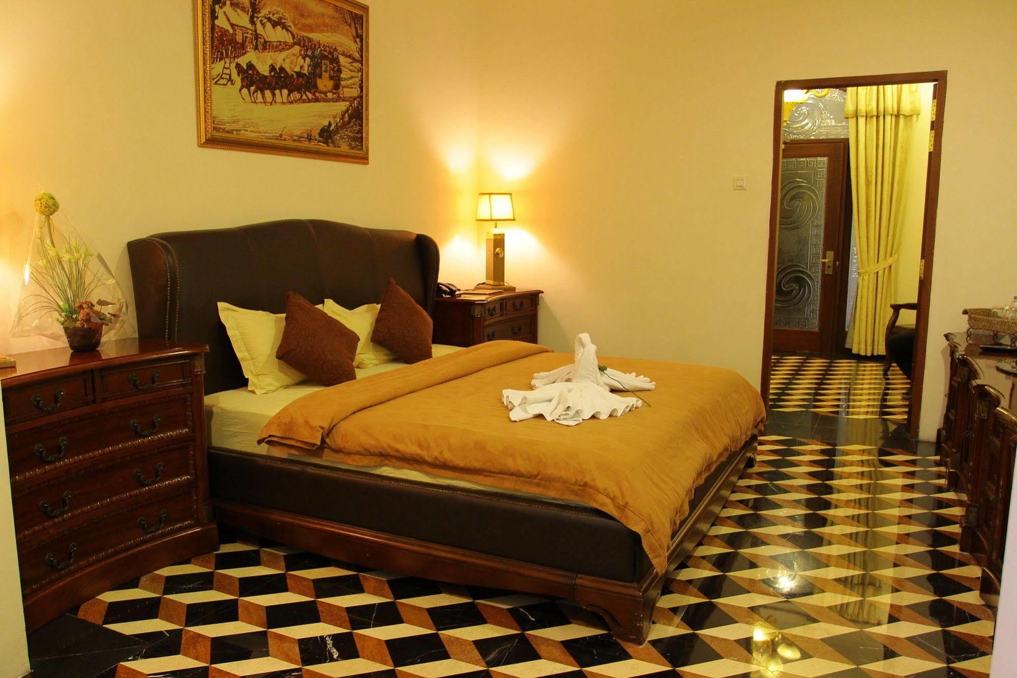 The Grand Palace Hotel Malang Luaran gambar