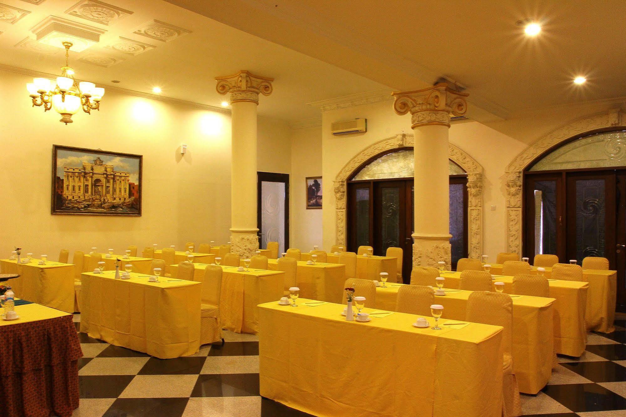 The Grand Palace Hotel Malang Luaran gambar