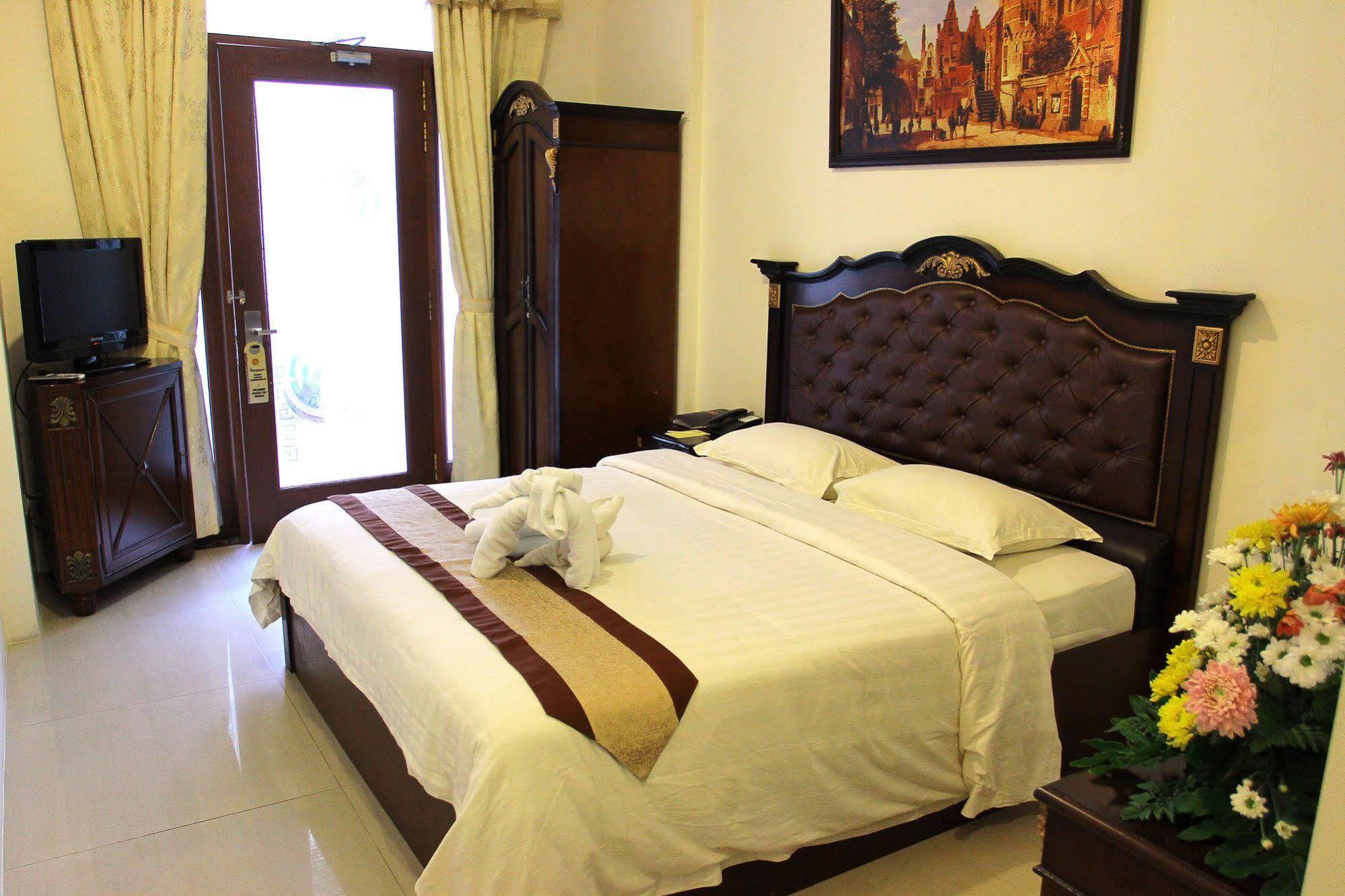 The Grand Palace Hotel Malang Luaran gambar